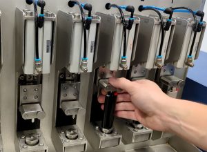 Aufstellen und Befestigen eines Feuerzeugs – Mit dem Crash-Multi prüfbares Produkt