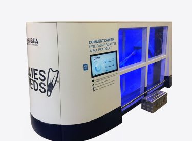 Präsentationsstand für Flossentests